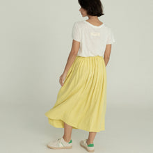 Lade das Bild in den Galerie-Viewer, The Airy Midi Skirt lemon