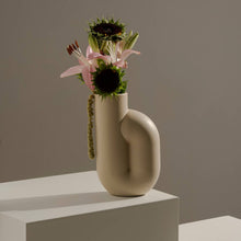 Load image into Gallery viewer, The Nono Vase off white