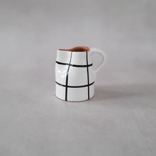 Load image into Gallery viewer, Mini-Krug kariert schwarz