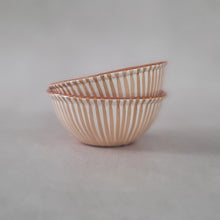 Load image into Gallery viewer, Müslischüssel gestreift beige