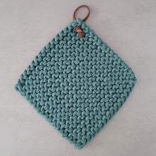 Lade das Bild in den Galerie-Viewer, Potholder, 2er Set, salbeigrün