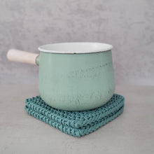 Lade das Bild in den Galerie-Viewer, Potholder, 2er Set, salbeigrün