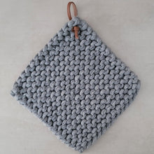 Lade das Bild in den Galerie-Viewer, Potholder, 2er Set, hellgrau