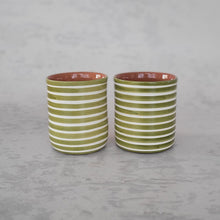 Load image into Gallery viewer, Kaffeebecher geringelt pistache