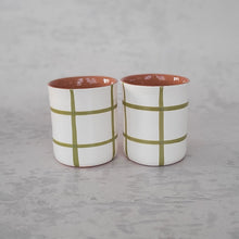 Load image into Gallery viewer, Kaffeebecher kariert pistache