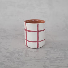 Load image into Gallery viewer, Kaffeebecher kariert vinho