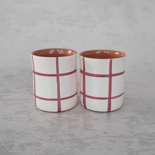 Load image into Gallery viewer, Kaffeebecher kariert vinho