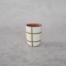 Lade das Bild in den Galerie-Viewer, Espressobecher kariert pistache