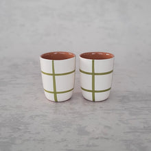 Lade das Bild in den Galerie-Viewer, Espressobecher kariert pistache