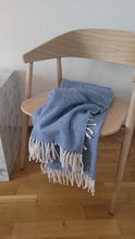 Lade das Bild in den Galerie-Viewer, Softest Cotton Blanket blue