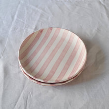 Lade das Bild in den Galerie-Viewer, Teller Stripes klein mauve