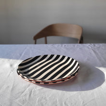 Load image into Gallery viewer, Teller Stripes gross schwarz