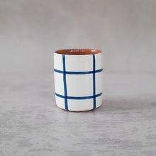 Load image into Gallery viewer, Kaffeebecher kariert denim