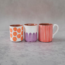 Load image into Gallery viewer, Kaffeebecher Punkte orange