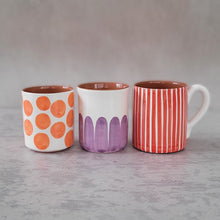 Load image into Gallery viewer, Tasse hoch gestreift rot