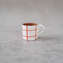 Load image into Gallery viewer, Espressotasse kariert rot