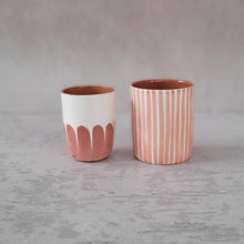 Lade das Bild in den Galerie-Viewer, Espressobecher Säulen zwiebel