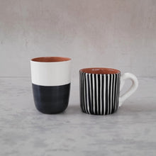 Load image into Gallery viewer, Espressotasse gestreift schwarz