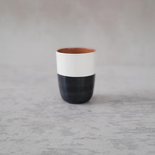Load image into Gallery viewer, Espressobecher halb schwarz