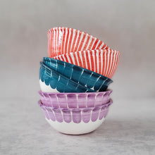 Load image into Gallery viewer, Müslischüssel gestreift rot