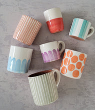 Load image into Gallery viewer, Espressotasse Säulen lila