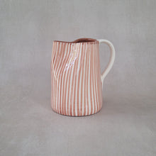 Load image into Gallery viewer, Krug 0.6 l gestreift zwiebel