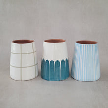 Load image into Gallery viewer, Vase Vulkan klein Säulen petrol