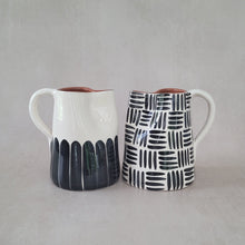 Lade das Bild in den Galerie-Viewer, Krug 0.6 l etnico schwarz