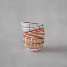 Load image into Gallery viewer, Tapasbowl Säulen beige