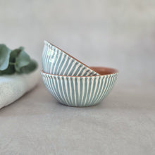 Load image into Gallery viewer, Müslischüssel gestreift eukalyptus