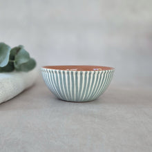 Load image into Gallery viewer, Müslischüssel gestreift eukalyptus