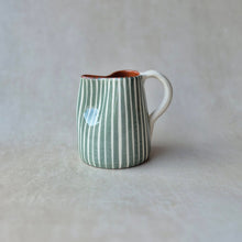 Load image into Gallery viewer, Mini-Krug gestreift eukalyptus