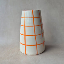 Load image into Gallery viewer, Vase Vulkan gross kariert orange