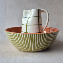 Load image into Gallery viewer, Salatschüssel gestreift pistache