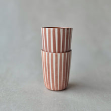 Load image into Gallery viewer, Espressobecher gestreift zwiebel