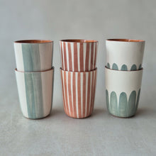 Load image into Gallery viewer, Espressobecher gestreift zwiebel