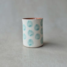 Load image into Gallery viewer, Kaffeebecher Punkte mint