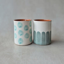 Load image into Gallery viewer, Kaffeebecher Punkte mint