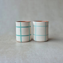 Load image into Gallery viewer, Kaffeebecher kariert tropical