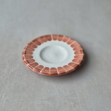 Load image into Gallery viewer, Kleiner Teller Säulen zwiebel