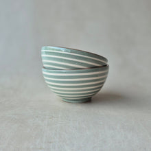 Load image into Gallery viewer, Tapasbowl geringelt eukalyptus