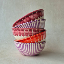Load image into Gallery viewer, Müslischüssel Säulen rot