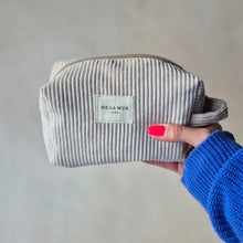 Load image into Gallery viewer, Necessaire aus softem Cord toffee