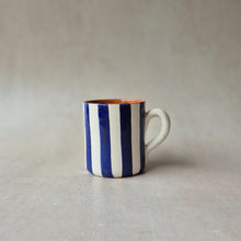 Load image into Gallery viewer, Tasse hoch gestreift marineblau