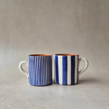 Load image into Gallery viewer, Tasse hoch gestreift marineblau
