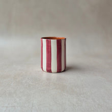 Load image into Gallery viewer, Kaffeebecher breit gestreift vinho