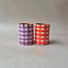 Load image into Gallery viewer, Kaffeebecher breit kariert rot