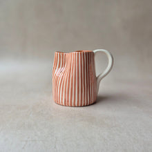 Load image into Gallery viewer, Mini-Krug gestreift zwiebel