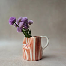 Load image into Gallery viewer, Mini-Krug gestreift zwiebel