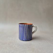 Load image into Gallery viewer, Tasse hoch gestreift marineblau